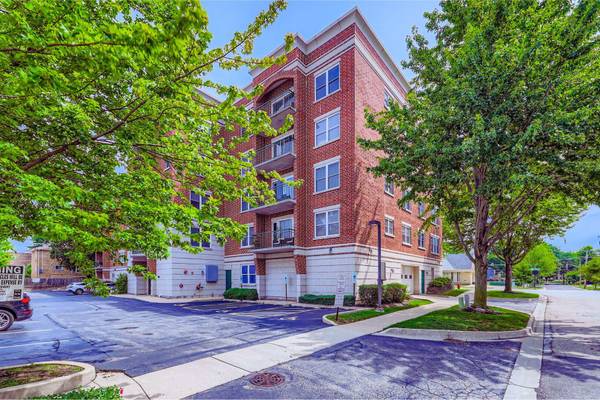 104 N Plum Grove RD #406, Palatine, IL 60067