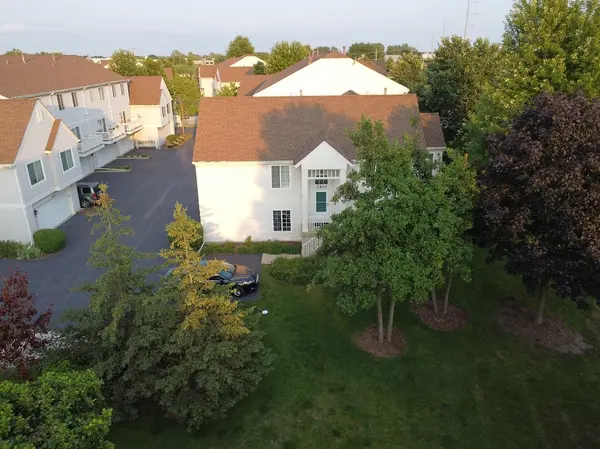 2410 Daybreak CT #3, Elgin, IL 60123