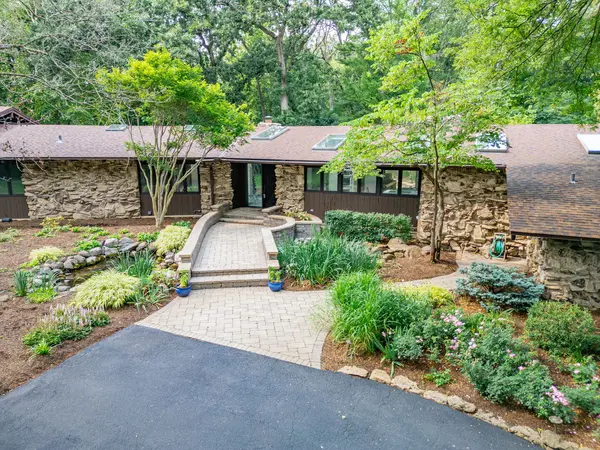 730 Plum Tree RD, Barrington Hills, IL 60010