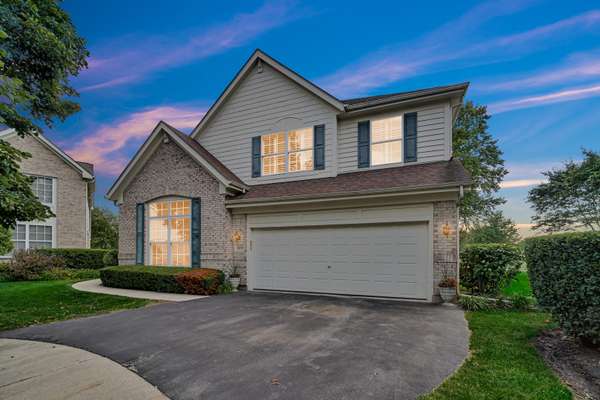 2033 Inverness DR, Vernon Hills, IL 60061