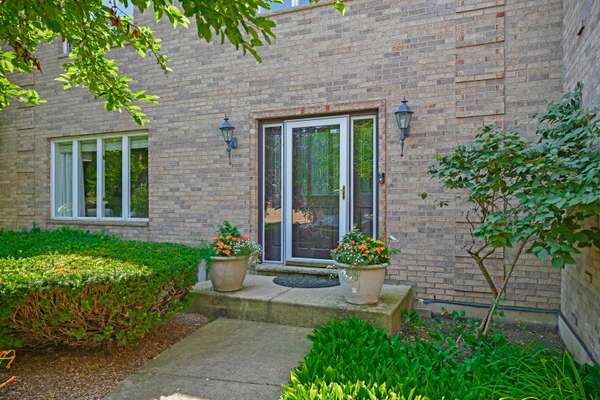 116 Wilcox DR, Bartlett, IL 60103