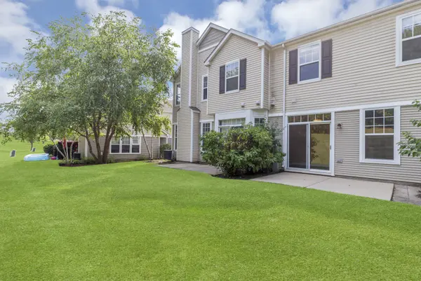 6558 Marble LN, Carpentersville, IL 60110