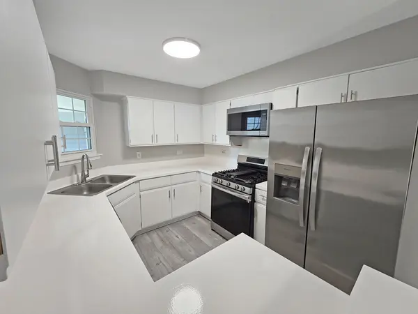 1349 Ridgefield CIR #1349, Carol Stream, IL 60188