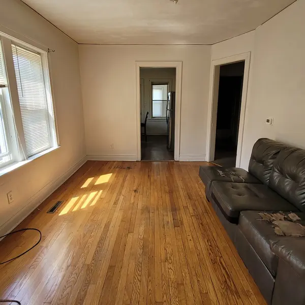 512 Powell AVE, Waukegan, IL 60085