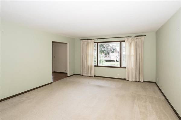 416 W NORTH AVE, Bartlett, IL 60103