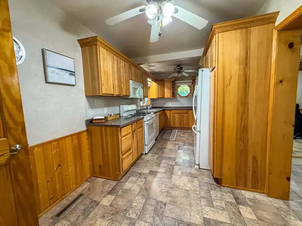 225 N East AVE, Bonfield, IL 60913