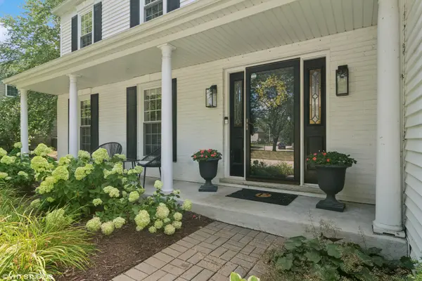 982 Commonwealth CT, Barrington, IL 60010