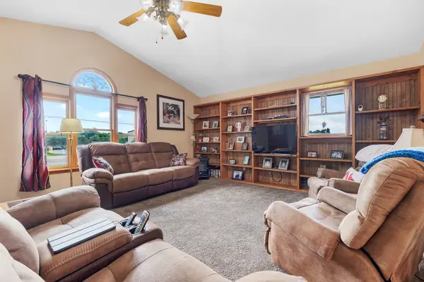 15212 WILLOWBROOK RD, South Beloit, IL 61080