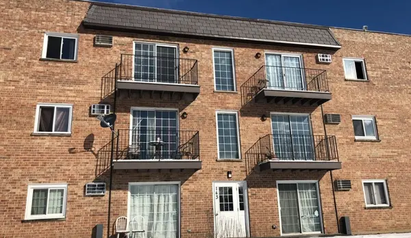 143 W ELK TRL #143, Carol Stream, IL 60188