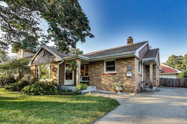 170 Eastview AVE, Crystal Lake, IL 60014