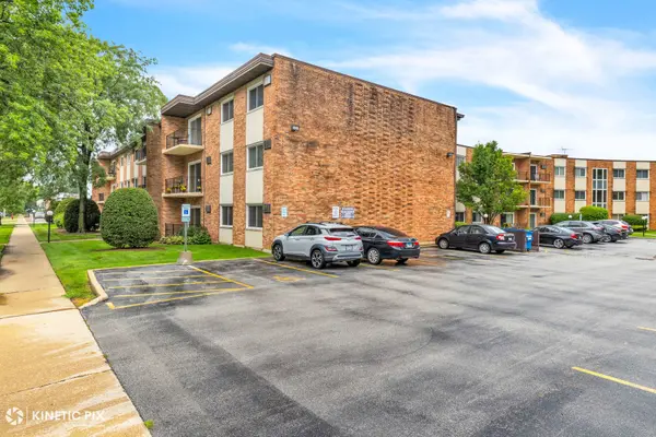 9720 S Karlov AVE #202, Oak Lawn, IL 60453