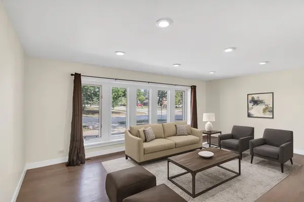 320 Natwick LN, Schaumburg, IL 60193