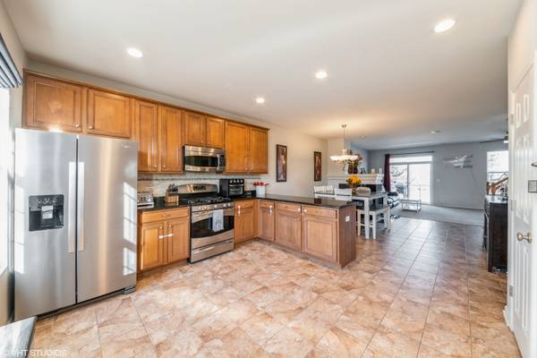 4076 Pompton AVE, Elgin, IL 60124