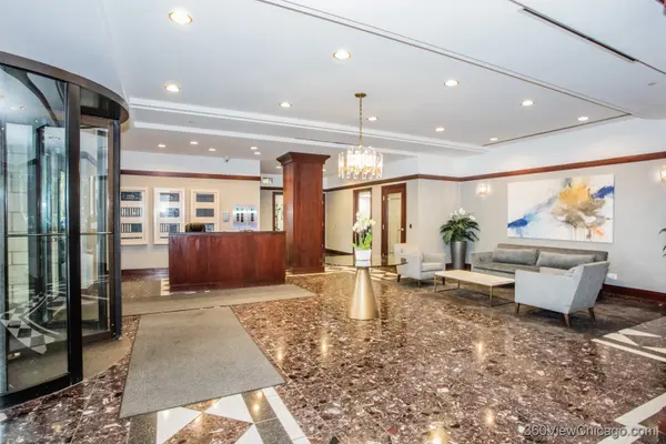 21 W Chestnut ST #602, Chicago, IL 60610