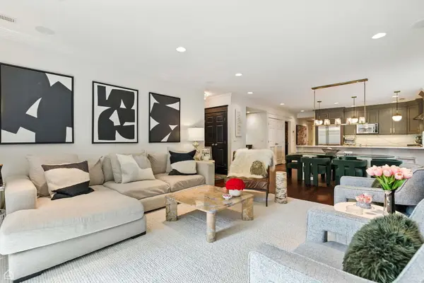 844 W Roscoe ST #3E, Chicago, IL 60657