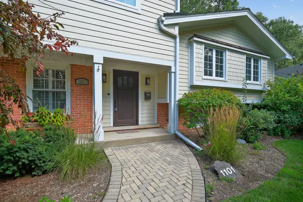 1101 Juniper TER, Glenview, IL 60025