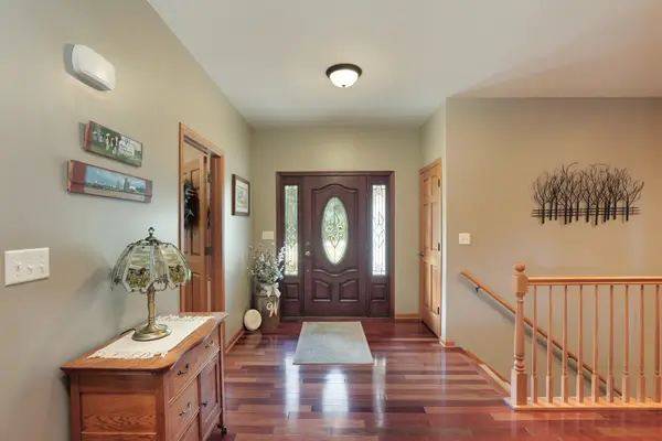 4600 Smith CT, Woodstock, IL 60098
