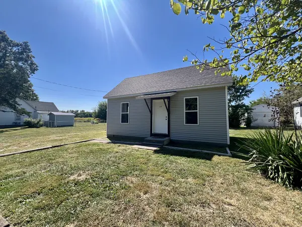 219 S Missouri ST, Atwood, IL 61913