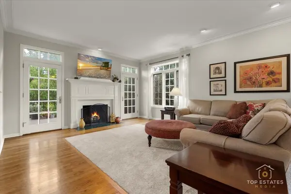 1315 Queen Ann LN, Gurnee, IL 60031