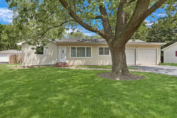 3426 Country Club AVE, Gurnee, IL 60031