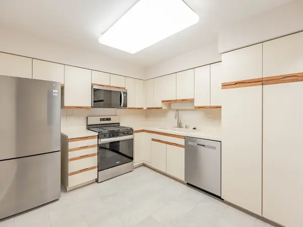 400 E Dundee RD #405C, Buffalo Grove, IL 60089