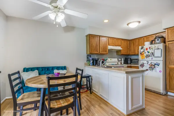1490 W Jefferson AVE #B, Naperville, IL 60540
