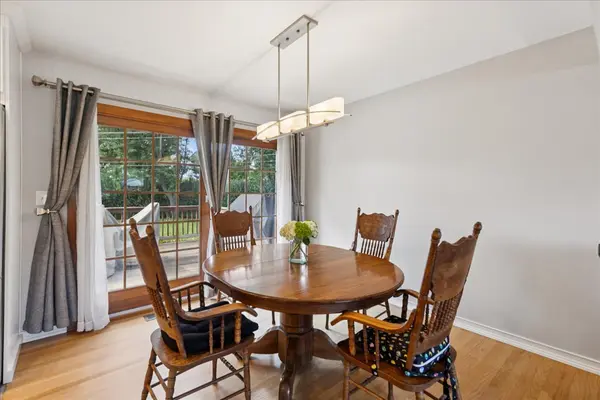 5518 Wilcox AVE, Downers Grove, IL 60516