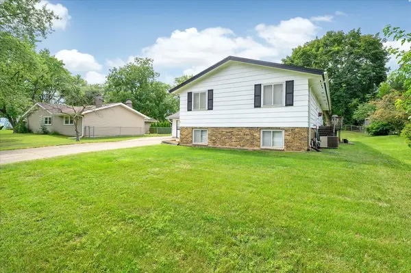 1338 Radcliffe LN, Schaumburg, IL 60193