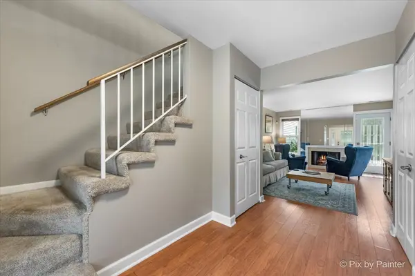 1025 Oswego RD, Naperville, IL 60540