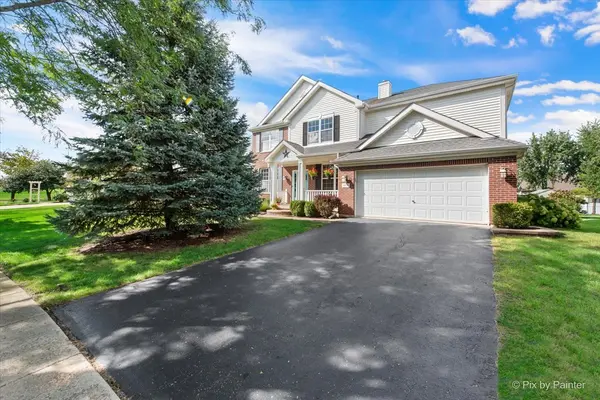 413 Messenger CIR, North Aurora, IL 60542