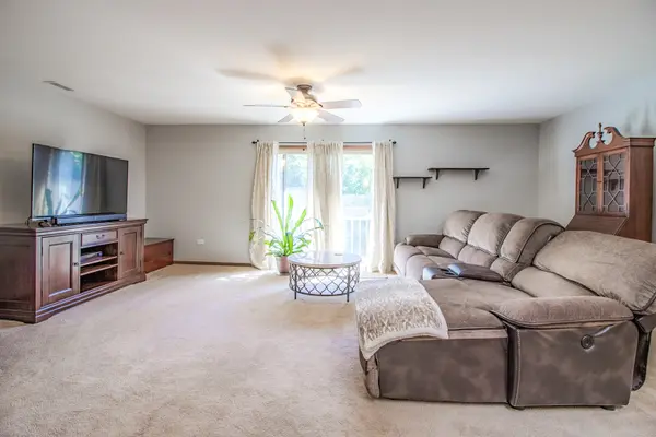 180 Barbara Jean LN #180, Joliet, IL 60436