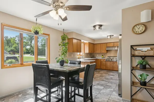 715 Fuller RD, Gurnee, IL 60031