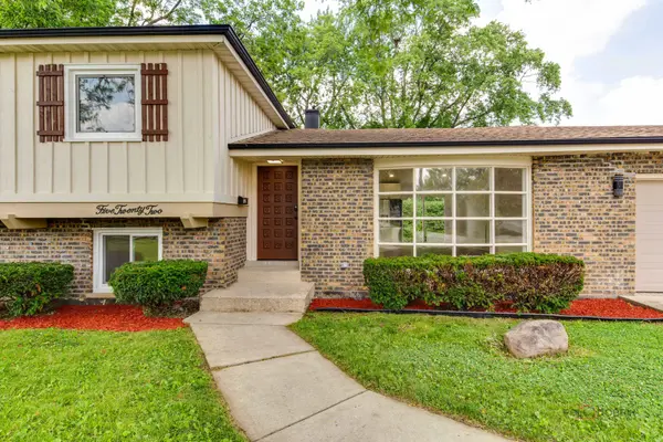 522 N Castle RD, Addison, IL 60101