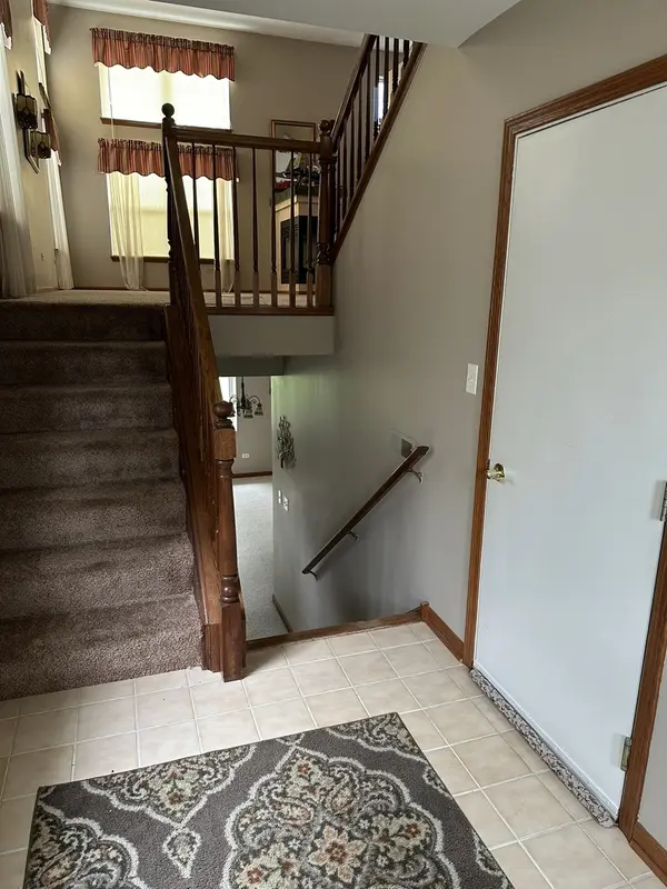 705 Littleton TRL, Elgin, IL 60120