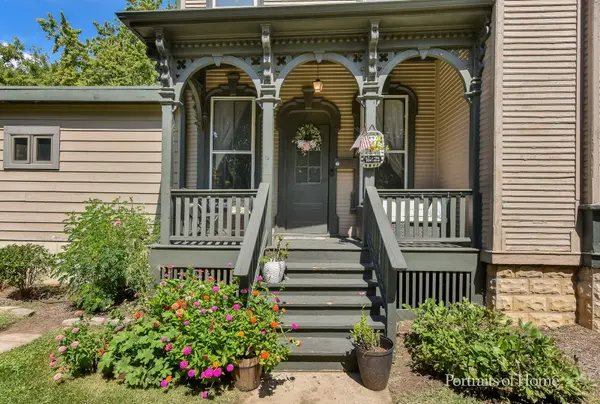 205 N Wright ST, Naperville, IL 60540