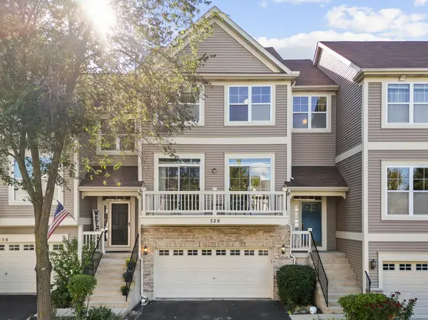328 Hickory LN, South Elgin, IL 60177