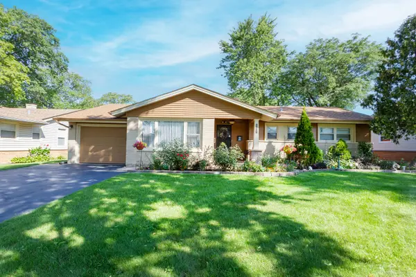 248 Clearmont DR, Elk Grove Village, IL 60007