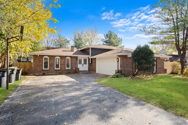 18227 OLDE FARM RD, Lansing, IL 60438