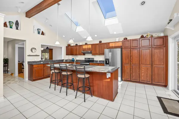 713 Oklahoma WAY, Elk Grove Village, IL 60007