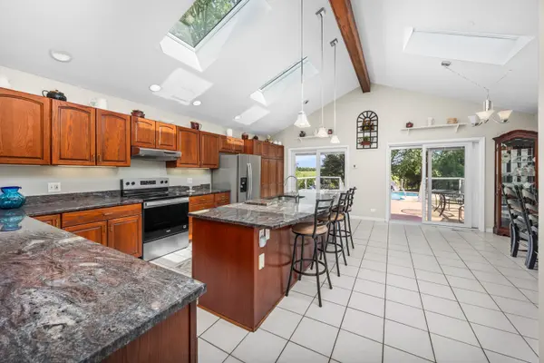 713 Oklahoma WAY, Elk Grove Village, IL 60007