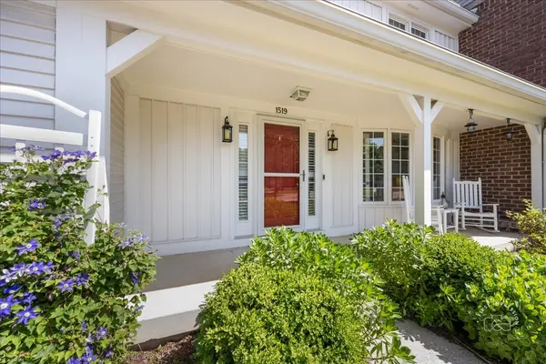 1519 Wedgefield CIR, Naperville, IL 60563