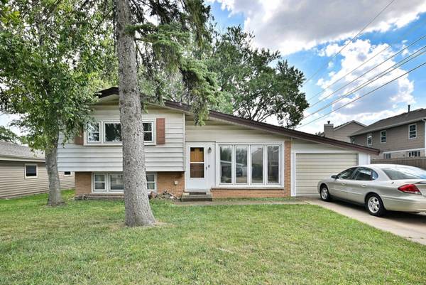 1903 Estes AVE, Des Plaines, IL 60018
