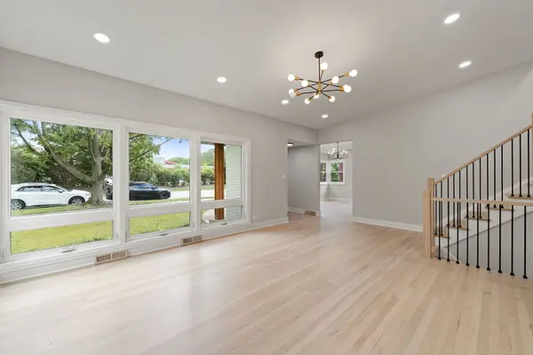 319 Kilpatrick AVE, Wilmette, IL 60091