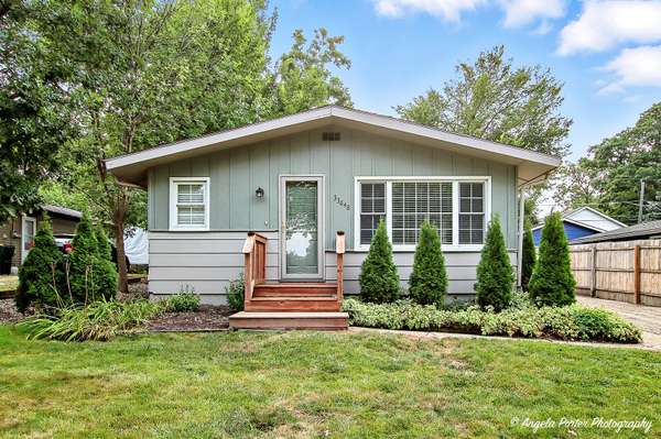 33648 N Oakland DR, Gages Lake, IL 60030