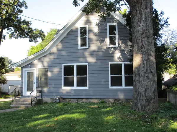 702 N Division ST, Harvard, IL 60033