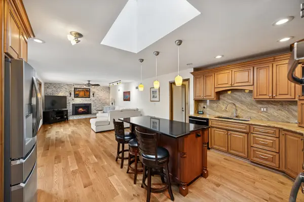 15649 Sierra DR, Oak Forest, IL 60452