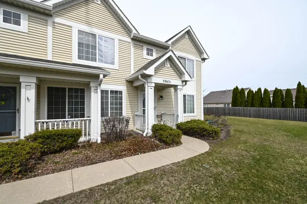 39631 N Warren LN, Beach Park, IL 60083