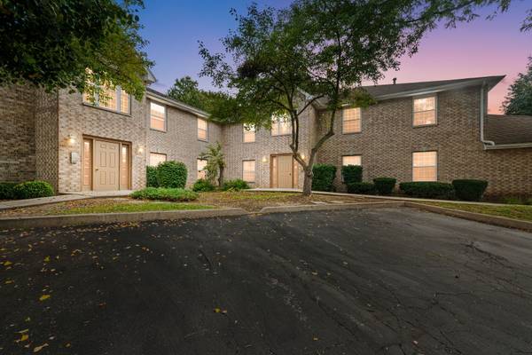 1940 Matthew CT #D, Elgin, IL 60123