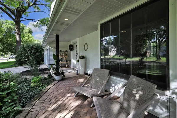 1556 Shenandoah LN, Naperville, IL 60563