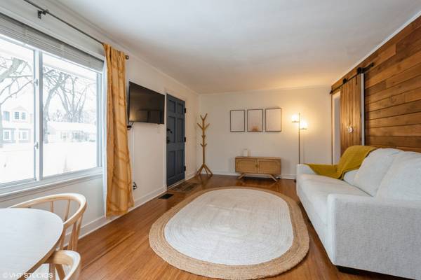 722 Brown AVE, Evanston, IL 60202
